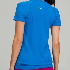 Lululemon blue Lululemon Swiftly Tech Short Sleeve Shirt 2.0 size 4